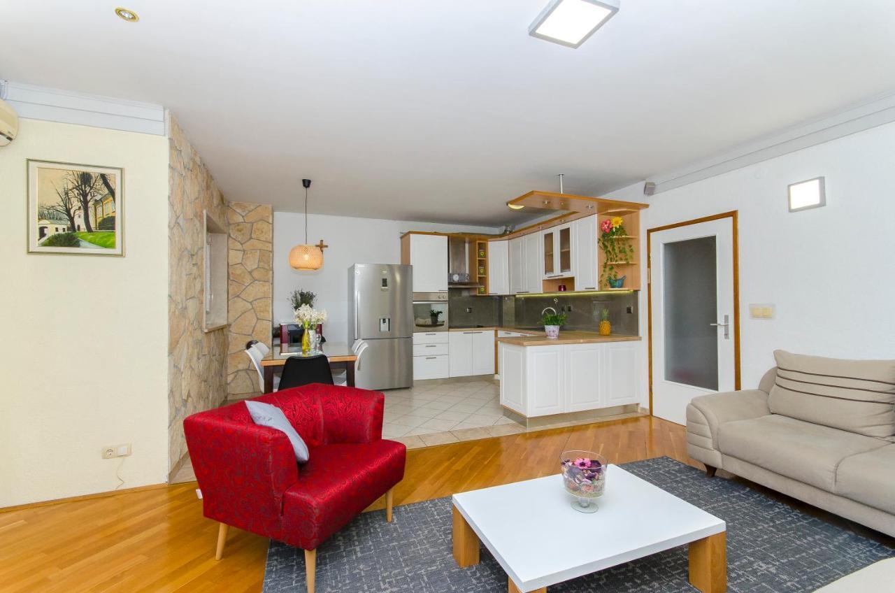 Fima Centar Stobrec Apartman Split Kültér fotó