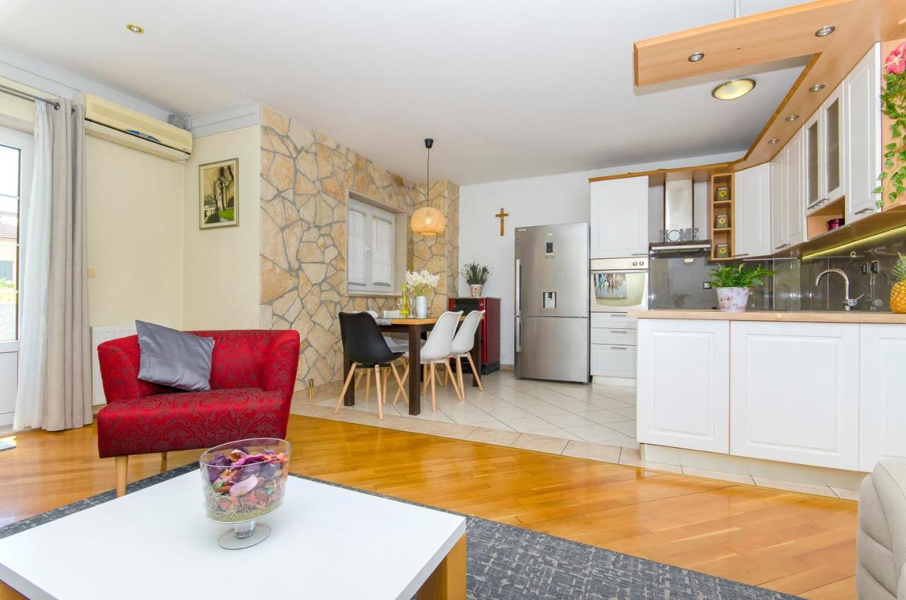 Fima Centar Stobrec Apartman Split Kültér fotó